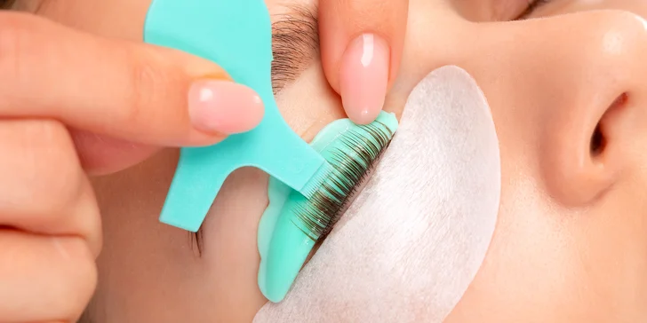 Krásné řasy a obočí: lash lifting a výživa řas i barvení, výživa a úprava obočí