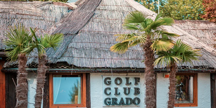 Dovolená v rodinném resortu u Jadranu: snídaně, bazén, písečná pláž