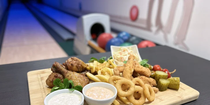 Bowling na 1 či 2 hod. až pro 8 osob a tatarák nebo prkno dobrot