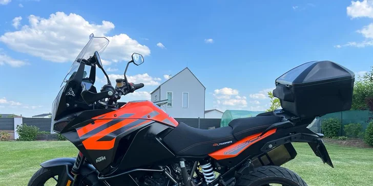 Půjčení terénní a silniční motorky KTM na den, víkend nebo i na celý týden