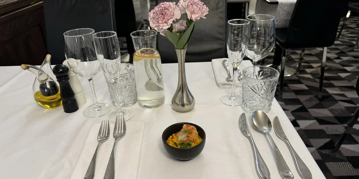 Pětichodové degustační menu v centru Krumlova: kachní foie gras, candát i steak filet mignon