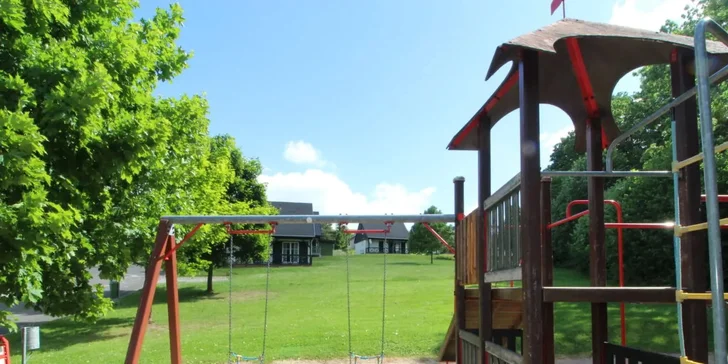 Chaty v Čisté v Krkonoších až pro 8 osob: sjezdovky, výlety a v létě bazén