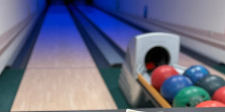 Bowling na 1 či 2 hod. až pro 8 osob a tatarák nebo prkno dobrot