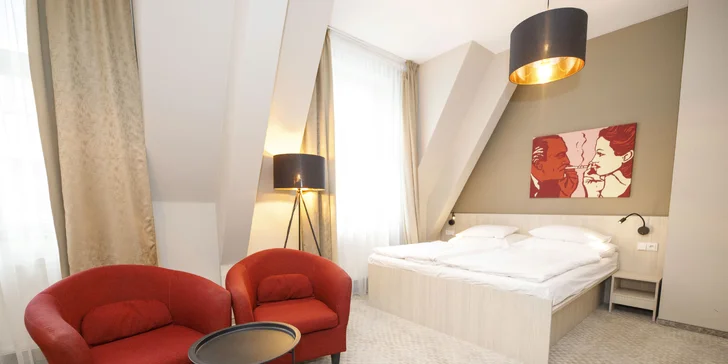 4* hotel ve stylu první republiky: pobyt se snídaní v pokoji či luxusním apartmá v centru Prahy