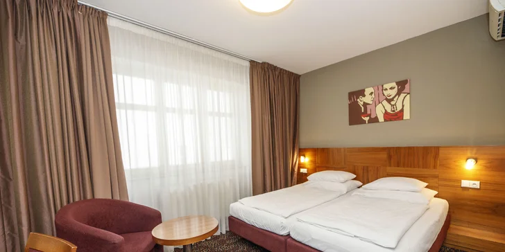 4* hotel ve stylu první republiky: pobyt se snídaní v pokoji či luxusním apartmá v centru Prahy