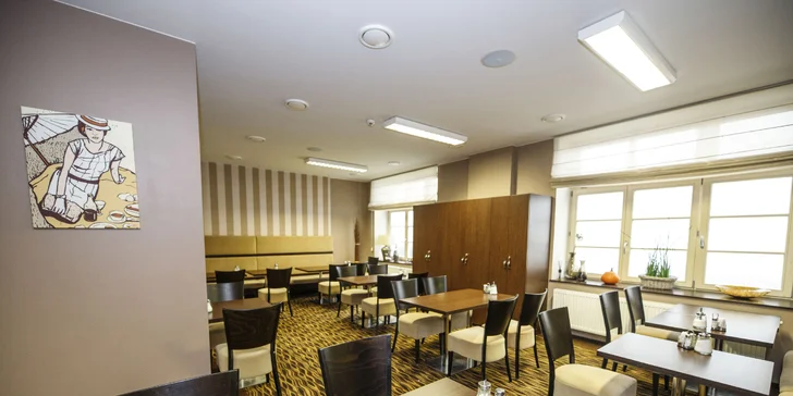 4* hotel ve stylu první republiky: pobyt se snídaní v pokoji či luxusním apartmá v centru Prahy