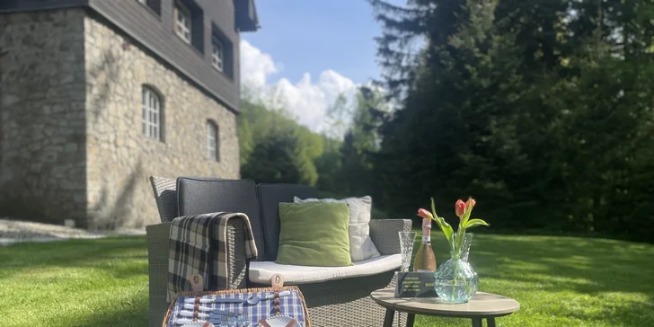 Dovolená v Beskydech: luxusní designový garden hotel s vynikající kuchyní, wellness i přírodním koupáním