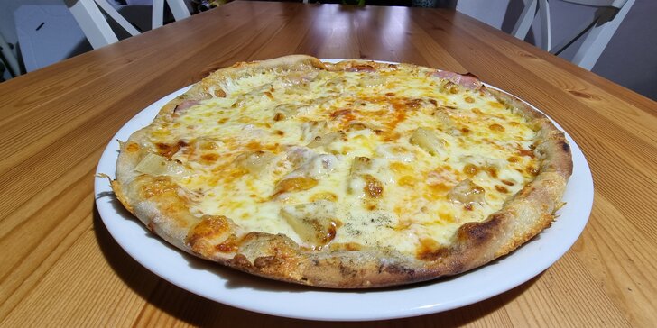 Pizza podle výběru: vegetariánská i se šunkou, možnost bezlepkové