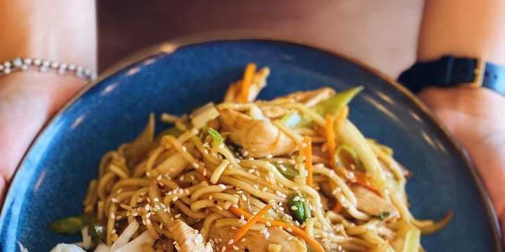 Voucher v hodnotě 200 až 1000 Kč na jakékoliv jídlo i pití v asijské restauraci EatNam