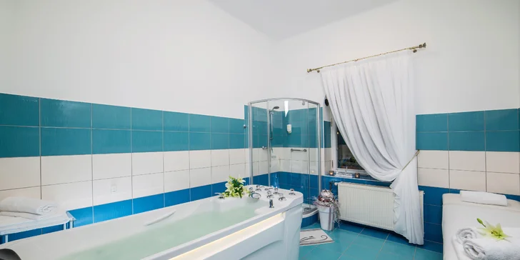 Františkovy Lázně se snídaní i masáží a neomezeným vstupem do aquaparku Aquaforum: bazény a vířivka
