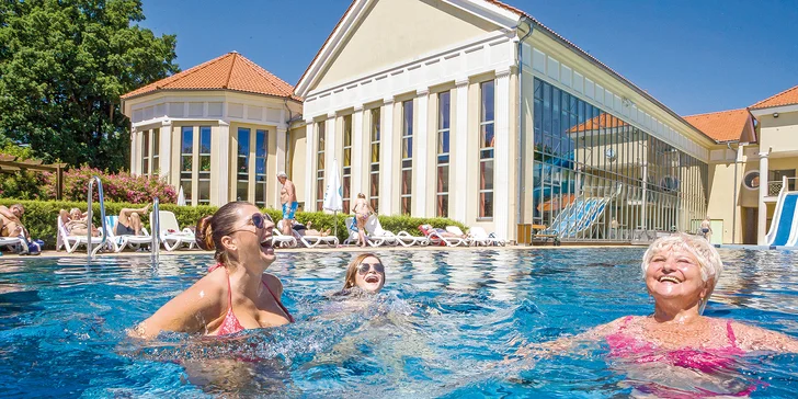 Františkovy Lázně se snídaní a neomezeným vstupem do aquaparku Aquaforum: bazény a vířivka
