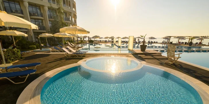 Bulharsko letecky či vlastní dopravou: 4* hotel Azalia, ultra all inclusive, klub Čedog
