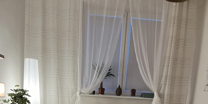 Relaxační masáž dolních končetin, zad nebo i šíje: 30–50 min. pro 1 osobu
