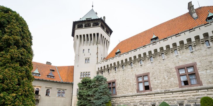 Romantický pobyt na Smolenickém zámku: snídaně či polopenze i prohlídka zámku