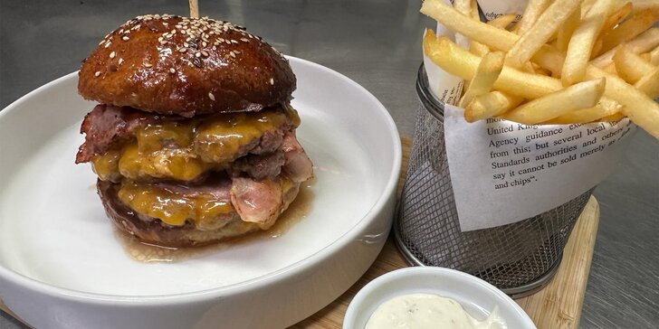 Nadupaný smash burger pro 1 nebo 2 osoby: 220 g masa, hranolky a dip