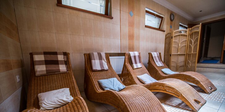 Wellness pobyt v Trenčinských Teplicích: aroma masáž, finská sauna, bazén i polopenze