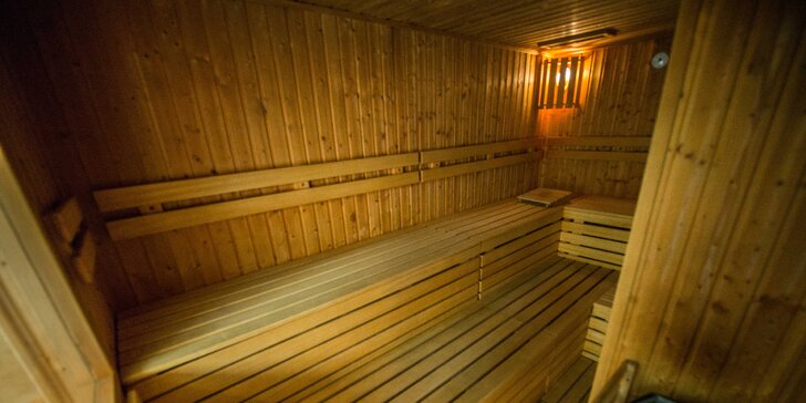 Wellness pobyt v Trenčinských Teplicích: aroma masáž, finská sauna, bazén i polopenze