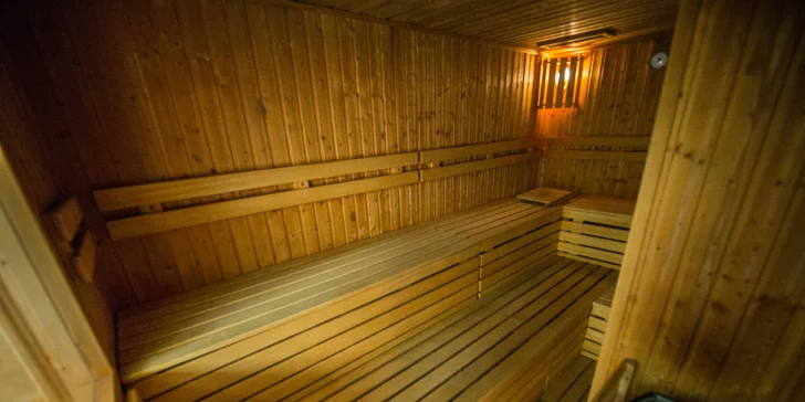 Wellness pobyt v Trenčianských Teplicích: aroma masáž, finská sauna, bazén i polopenze