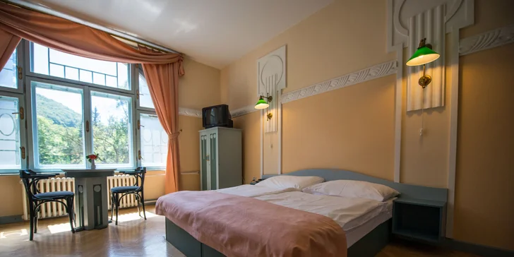 Wellness pobyt v Trenčinských Teplicích: aroma masáž, finská sauna, bazén i polopenze