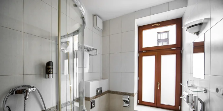 Wellness pobyt v Trenčinských Teplicích: aroma masáž, finská sauna, bazén i polopenze