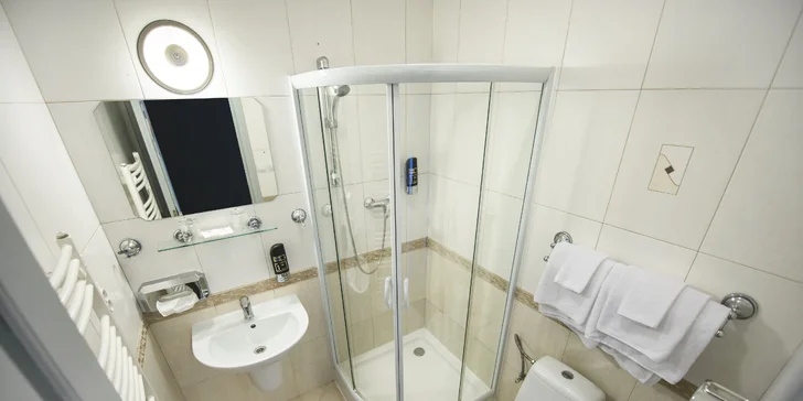 Wellness pobyt v Trenčinských Teplicích: aroma masáž, finská sauna, bazén i polopenze