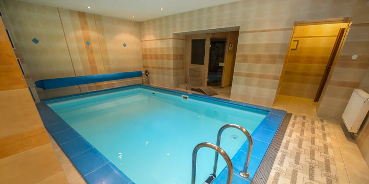 Wellness pobyt v Trenčianských Teplicích: aroma masáž, finská sauna, bazén i polopenze