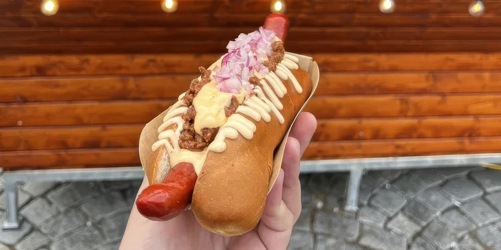 Nadupaný hotdog ve stánku Páreček!: otevřené vouchery až na 500 Kč
