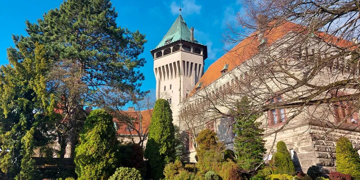 Romantický pobyt na Smolenickém zámku: snídaně či polopenze i prohlídka zámku