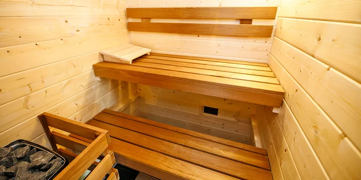 Privátní wellness a kachní prsa nebo lovecké menu v historickém letohrádku pro 2 osoby