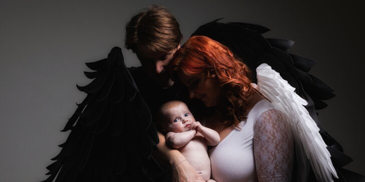 Rodinné a těhotenské focení v ateliéru: 6–10 retušovaných fotografií
