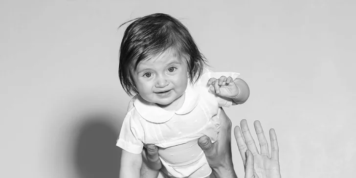 Rodinné a těhotenské focení v ateliéru: 6–10 retušovaných fotografií