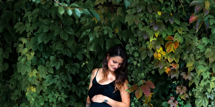 Rodinné a těhotenské focení v ateliéru: 6–10 retušovaných fotografií