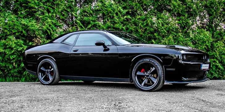 Pořádná jízda ve sporťáku: Chevrolet Camaro, Ford Mustang i Dodge Charger či Challenger