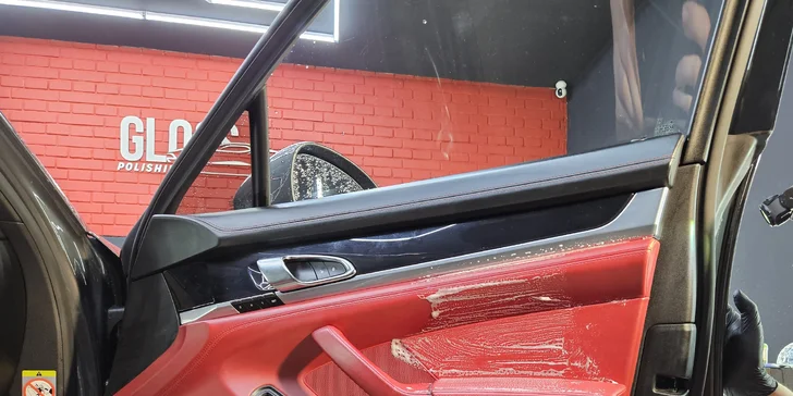 Kompletní péče o interiér nebo i exteriér automobilu: základní i kompletní balíček včetně leštění karoserie