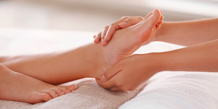 Relaxační masáž dolních končetin, zad nebo i šíje: 30–50 min. pro 1 osobu