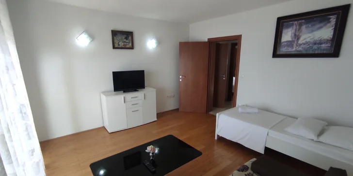Letní dovolená v Chorvatsku: apartmány až pro 10 osob, 180 m od pláže, 2,5 km od Omiše