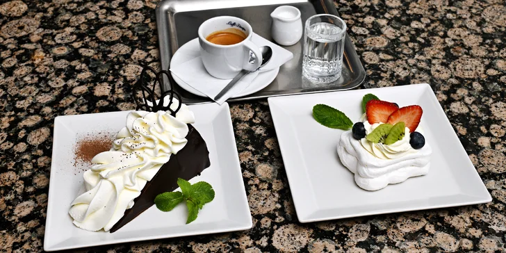 Otevřené vouchery do Grand Café Orient: celodenní snídaně, kubistické dezerty a další speciality