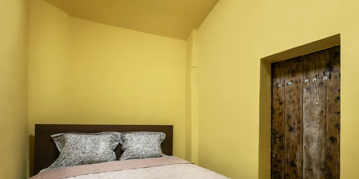 Pronájem privátního wellness se saunou, vířivkou a postelí, TV a Wi-Fi, 60-120 min. i celá noc