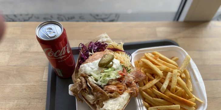 Kebab v tureckém chlebu nebo tortille, hranolky a nápoj pro 1 osobu