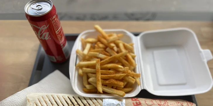 Kebab v tureckém chlebu nebo tortille, hranolky a nápoj pro 1 osobu