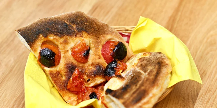 Italské menu s focacciou, salátem, špagetami s humrem a proseccem pro 2 osoby