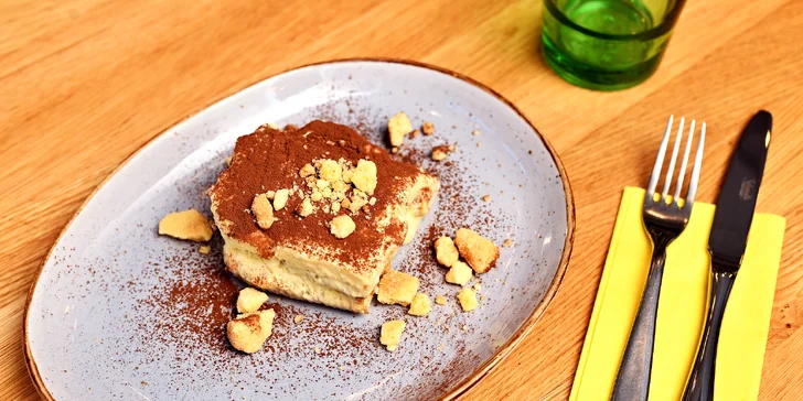 Italské tříchodové menu pro dva: jihoitalské speciality a k tomu tiramisu či panna cotta