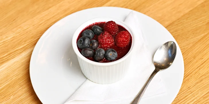 Italské tříchodové menu pro dva: jihoitalské speciality a k tomu tiramisu či panna cotta