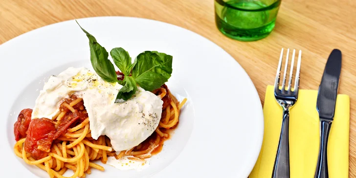 Italské tříchodové menu pro dva: jihoitalské speciality a k tomu tiramisu či panna cotta