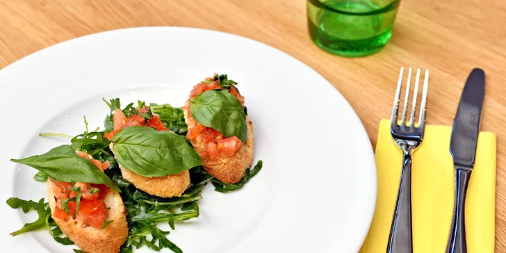 Italské tříchodové menu pro dva: jihoitalské speciality a k tomu tiramisu či panna cotta