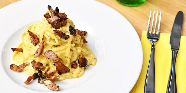 Italské tříchodové menu pro dva: jihoitalské speciality a k tomu tiramisu či panna cotta
