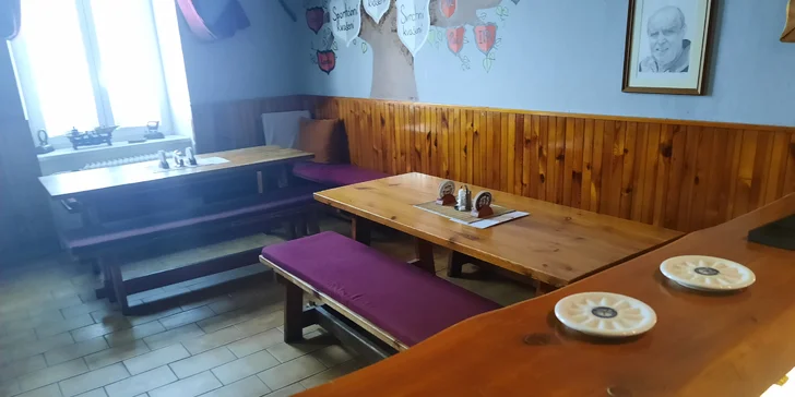 Masové hody: pečené vepřové koleno včetně přílohy