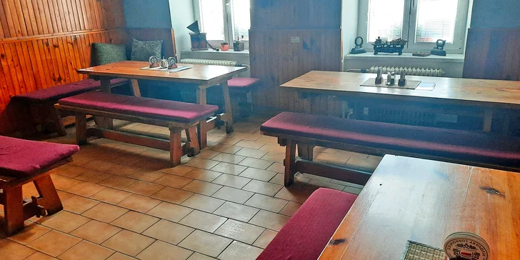 Masové hody: pečené vepřové koleno včetně přílohy