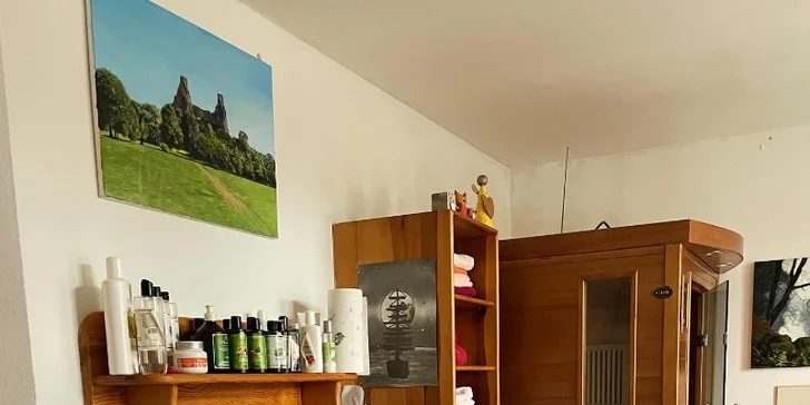 30-90 min. relaxu: masáž celého těla nebo vybraných partií, manuální lymfodrenáž i infrasauna