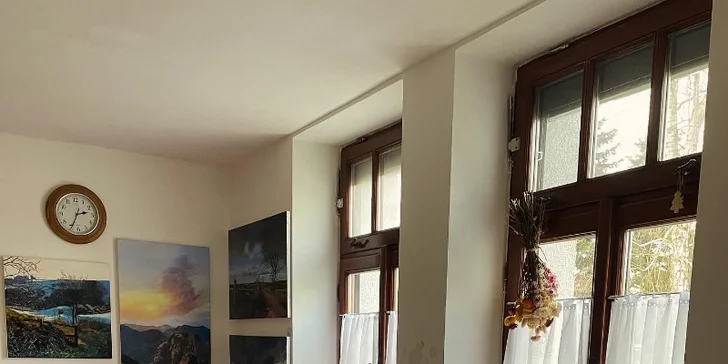 30-90 min. relaxu: masáž celého těla nebo vybraných partií, manuální lymfodrenáž i infrasauna